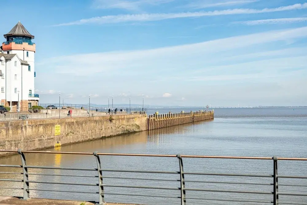 Seaview 2-bed With Private Parking, Portishead