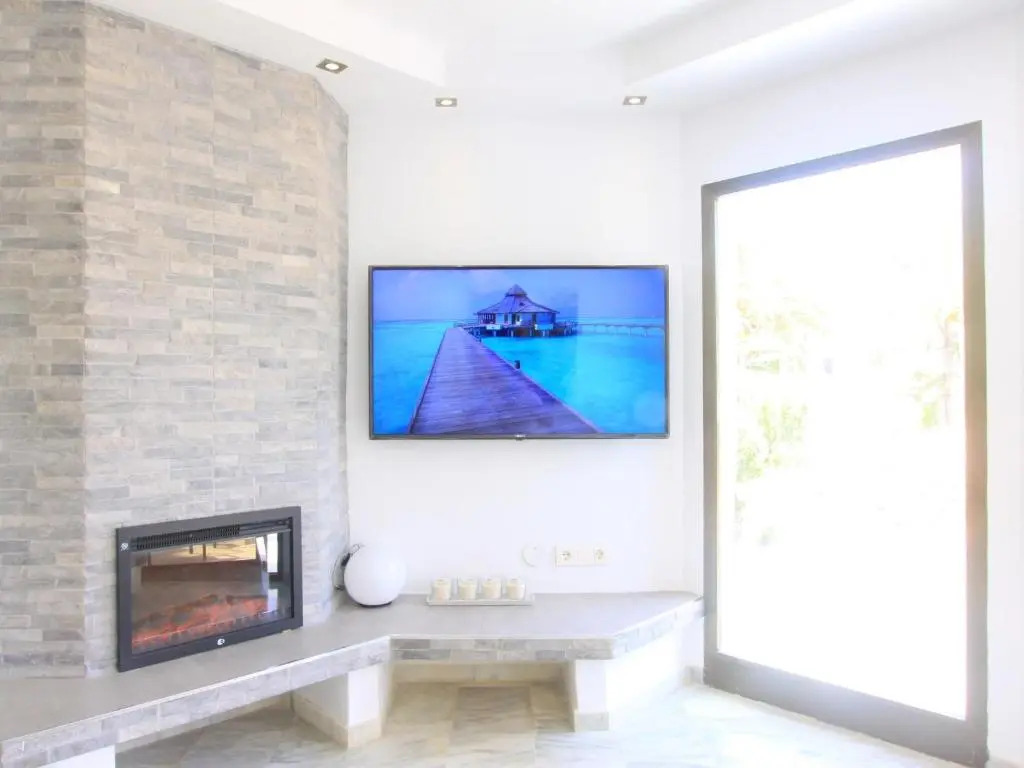 1093 modern beach apartment , huge terrace , bbq