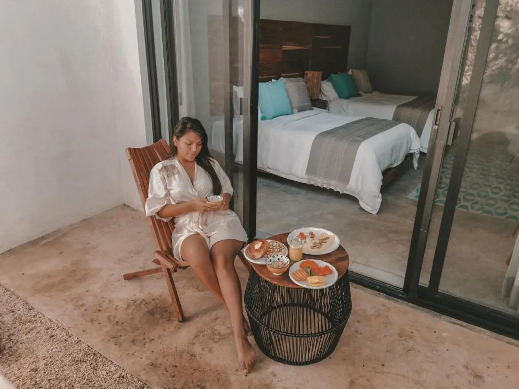 Hotel Unknown