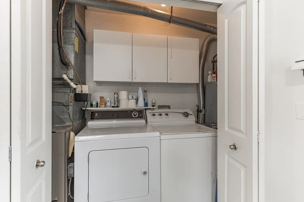 Beautiful Romantic 2 Bedroom House in the City Close to Restaurants and Bars 2 Home by Redawning