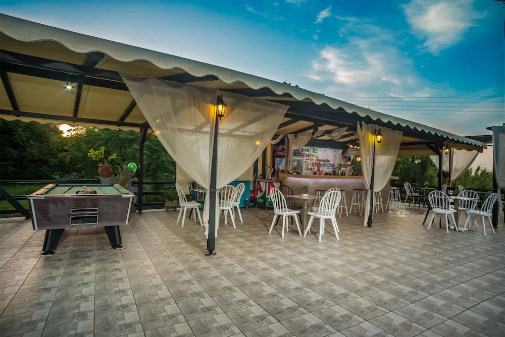 Amarylis Beachfront Studios