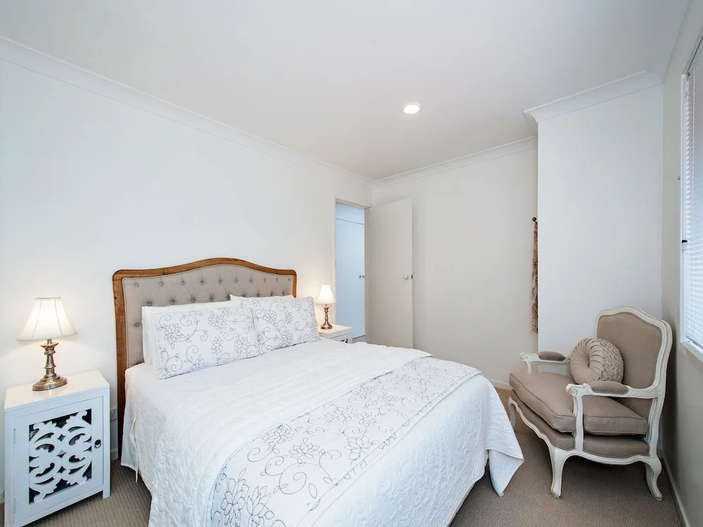 Rocky Point Road, Fantasea, 3, 75