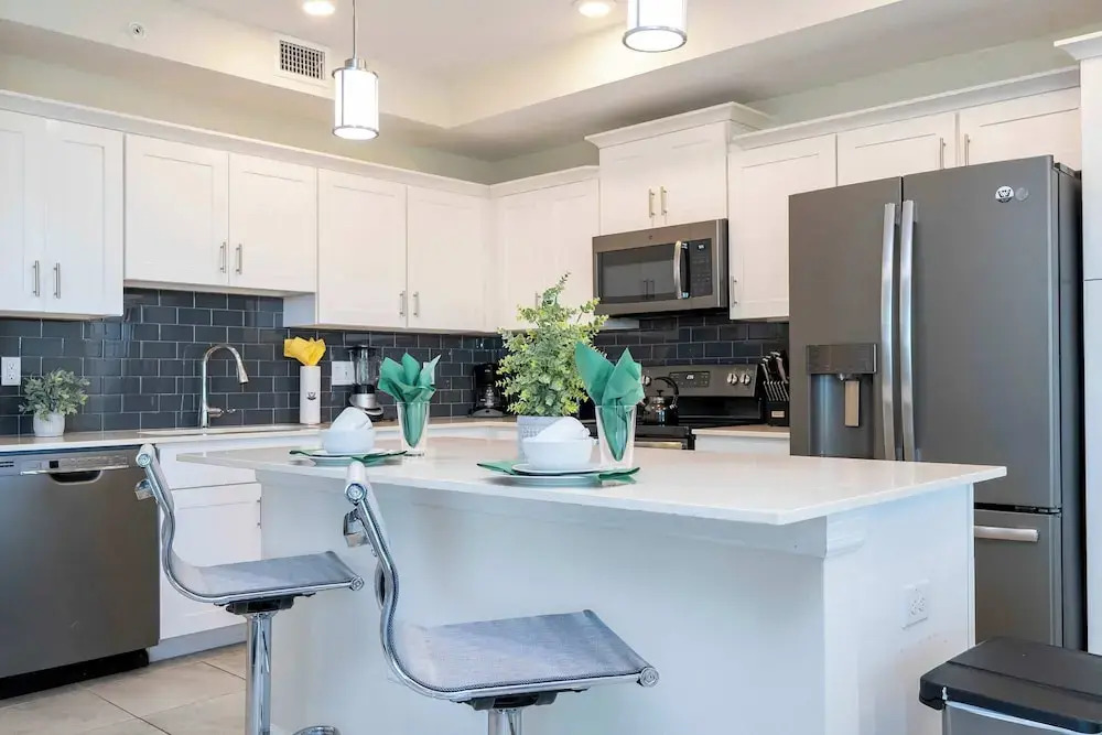 Stylish 2Br Condo By Disney Storey Lake 306 4731