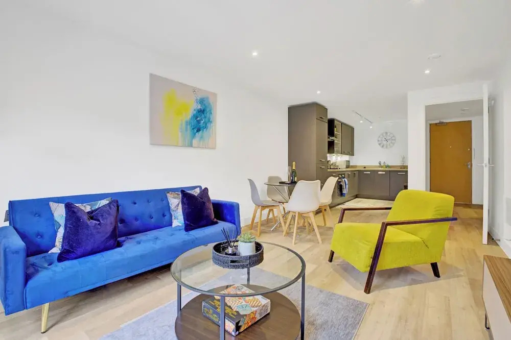 1 Bed Flat - Sleeps 3 - Parking