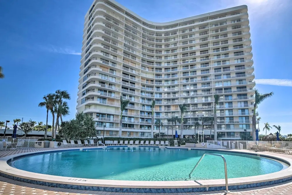 Resort-style Condo w/ Pool, Gym, Tennis + More!