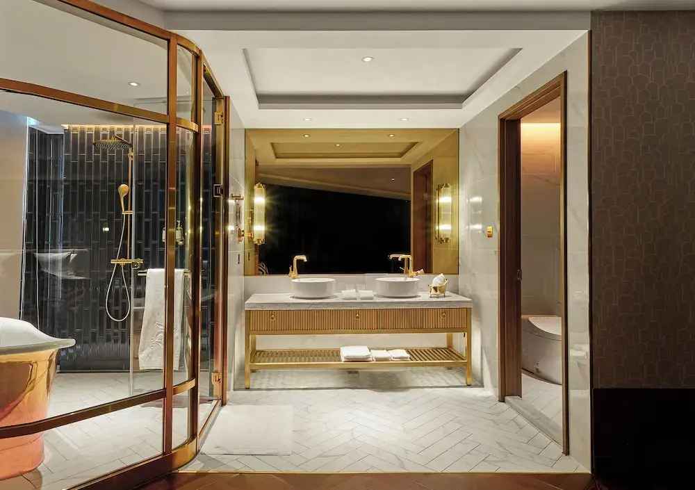 OKU Hotel