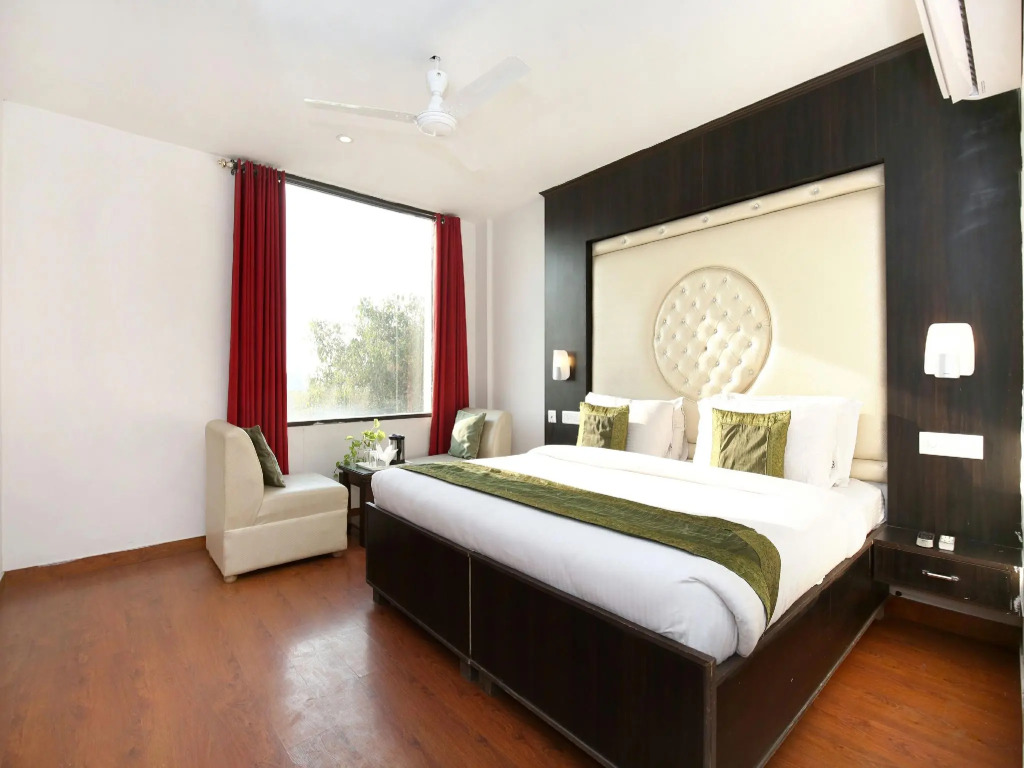 OYO 3712 Chandigarh Grand