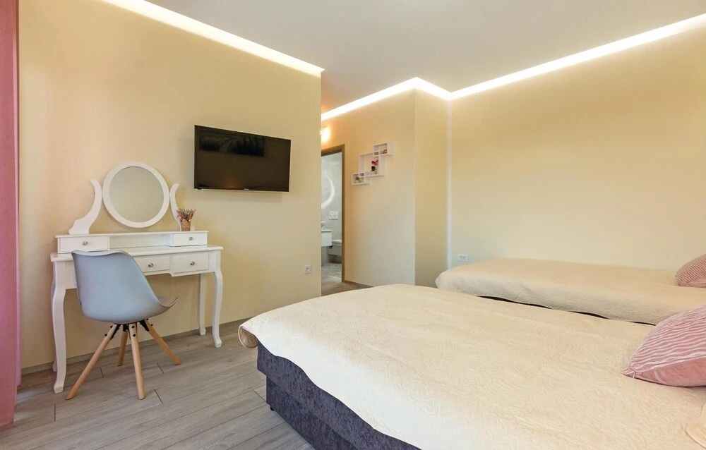 Beautiful Home in Marcana With Outdoor Swimming Pool, Wifi and 5 Bedrooms