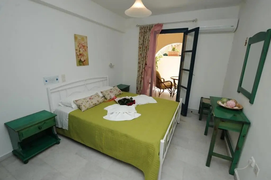 TERRA FOS NAXOS STUDIOS