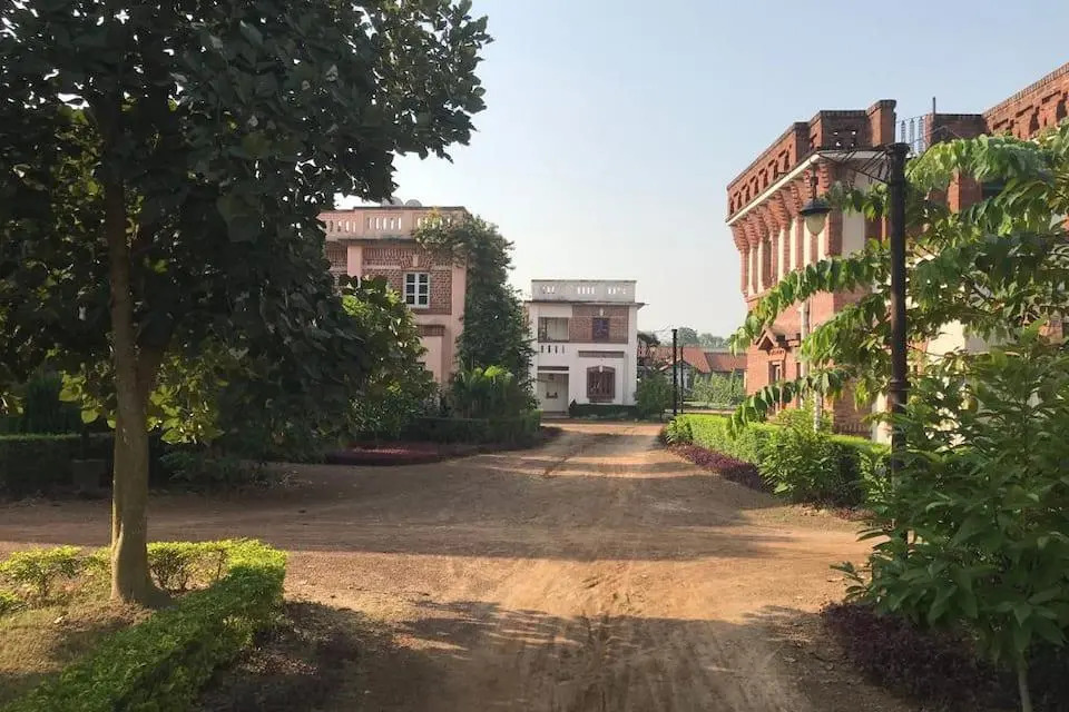 Aamar Bari Hotel