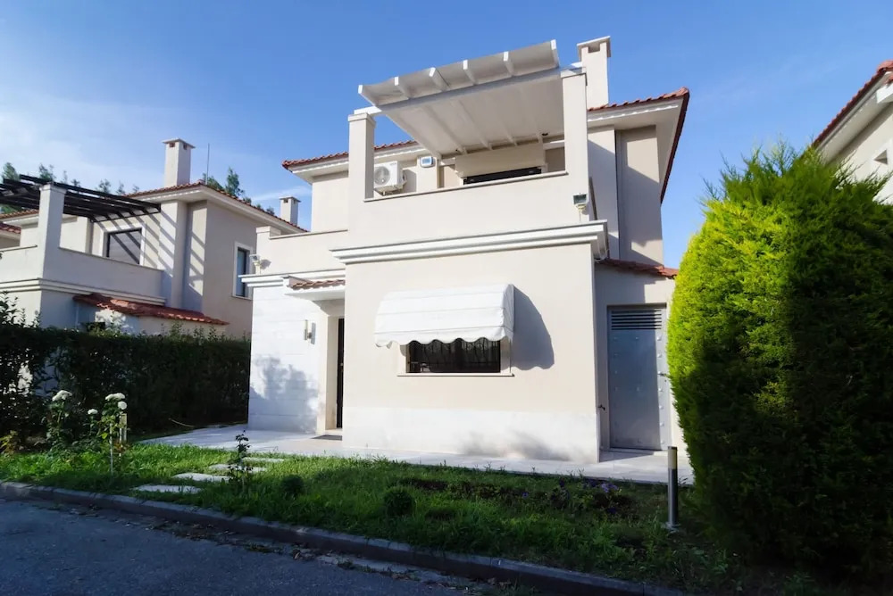 Maisonette with sea and mountain view
