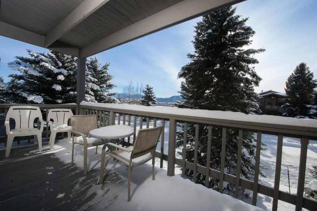 JHRL - Crystal Springs #403, Amazing base location