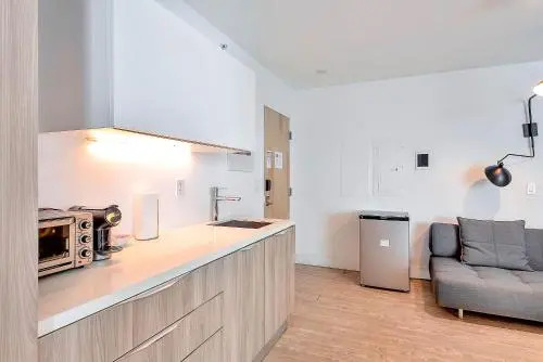 Boutique Hotel Suite 1215 West Avenue