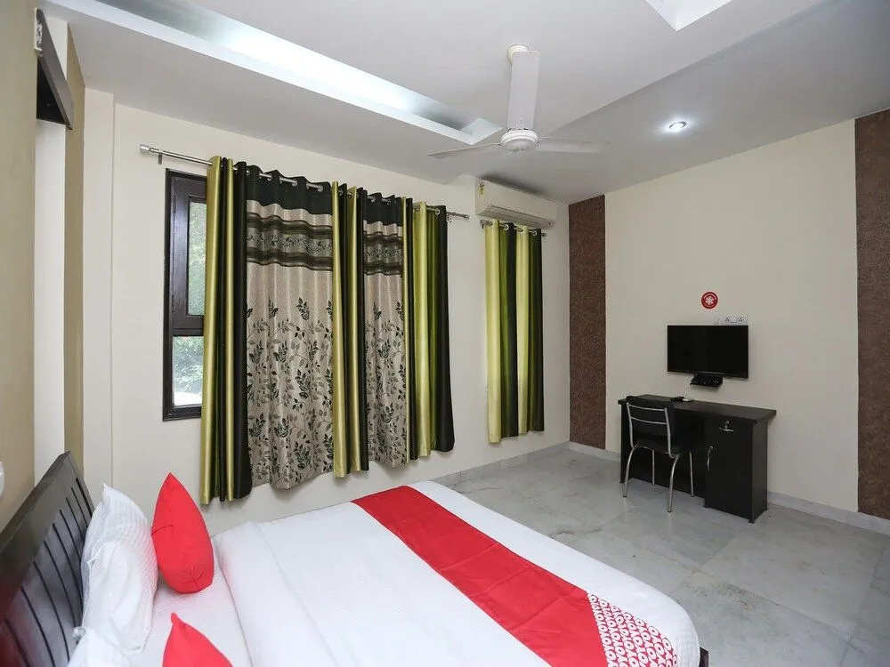 OYO 24323 Lakshmi Residency