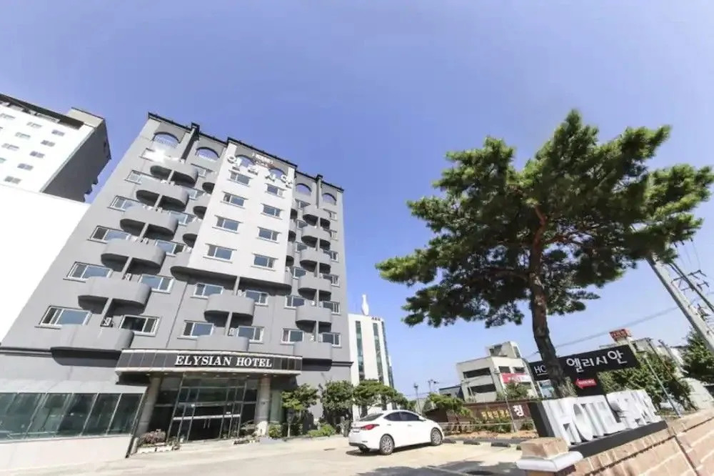 Elysian Hotel