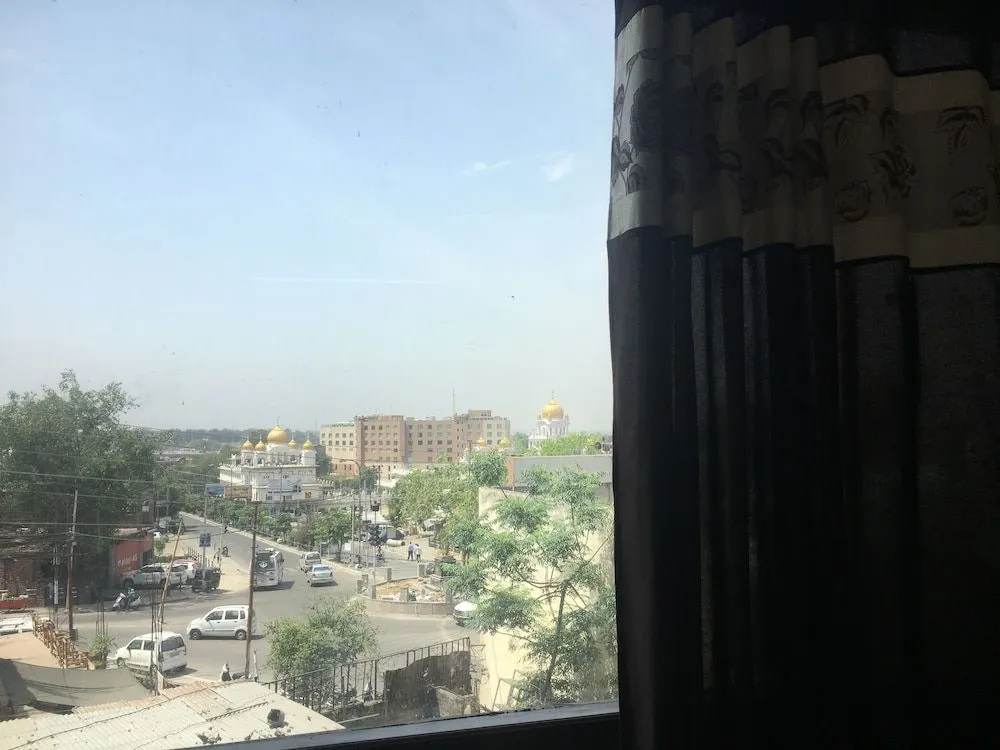 hotel sunny international