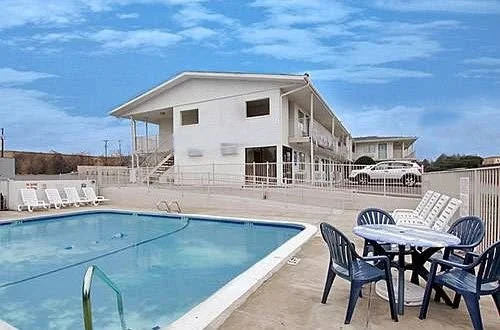 Americas Best Value Inn & Suites-Blue Springs / Kansas City