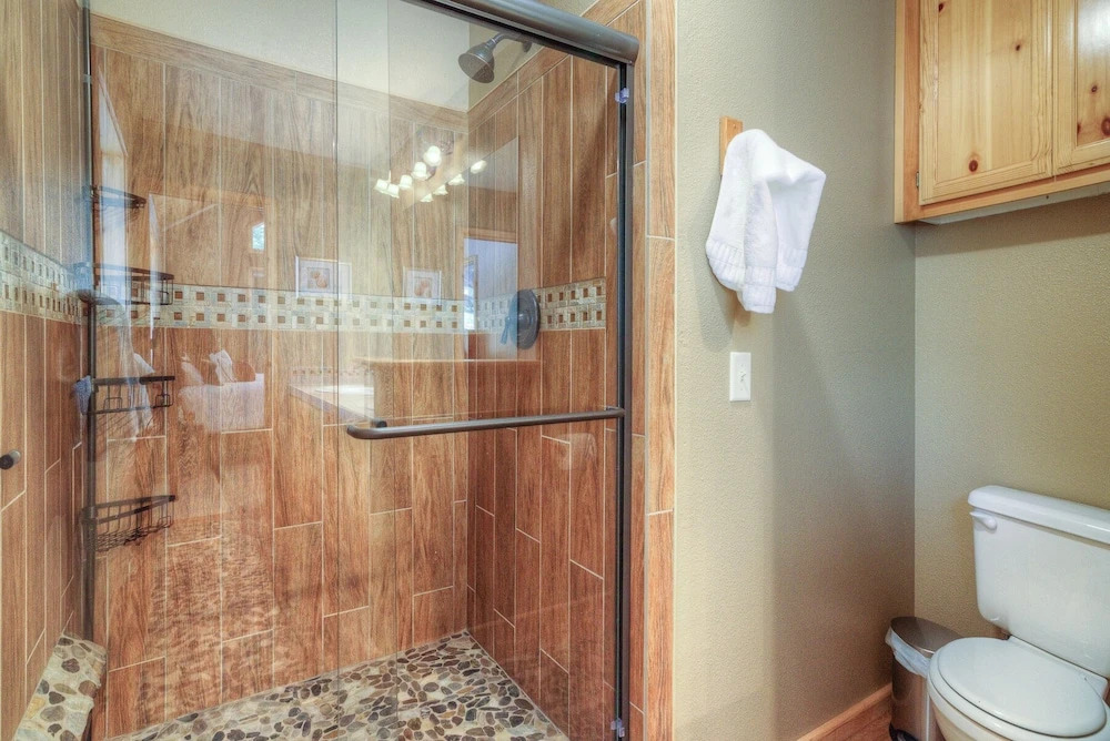 3BR Pine Forest House in Truckee Tahoe Donner by RedAwning