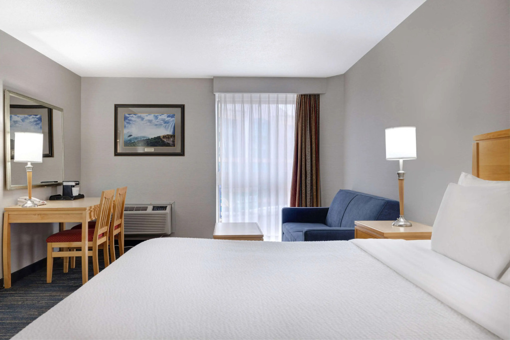 Days Inn by Wyndham Niagara Falls Near The Falls