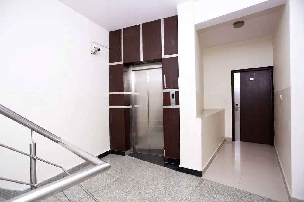 Hotel Luxury Global At Delhi Airport by Global Group