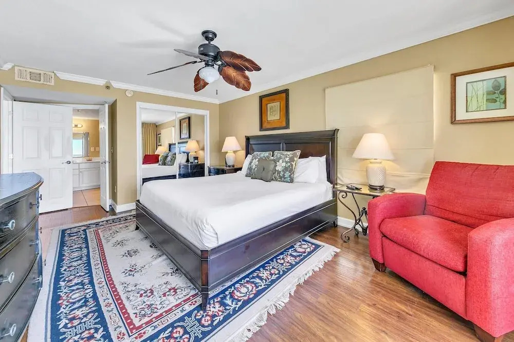 Destin Towers 102