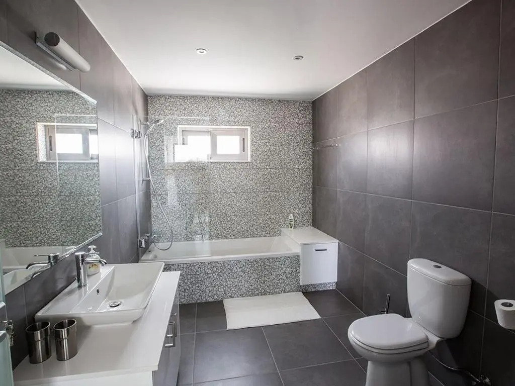 Villa Ioanni Chrysos - Luxury And New 6 Bedroom Protaras Villa
