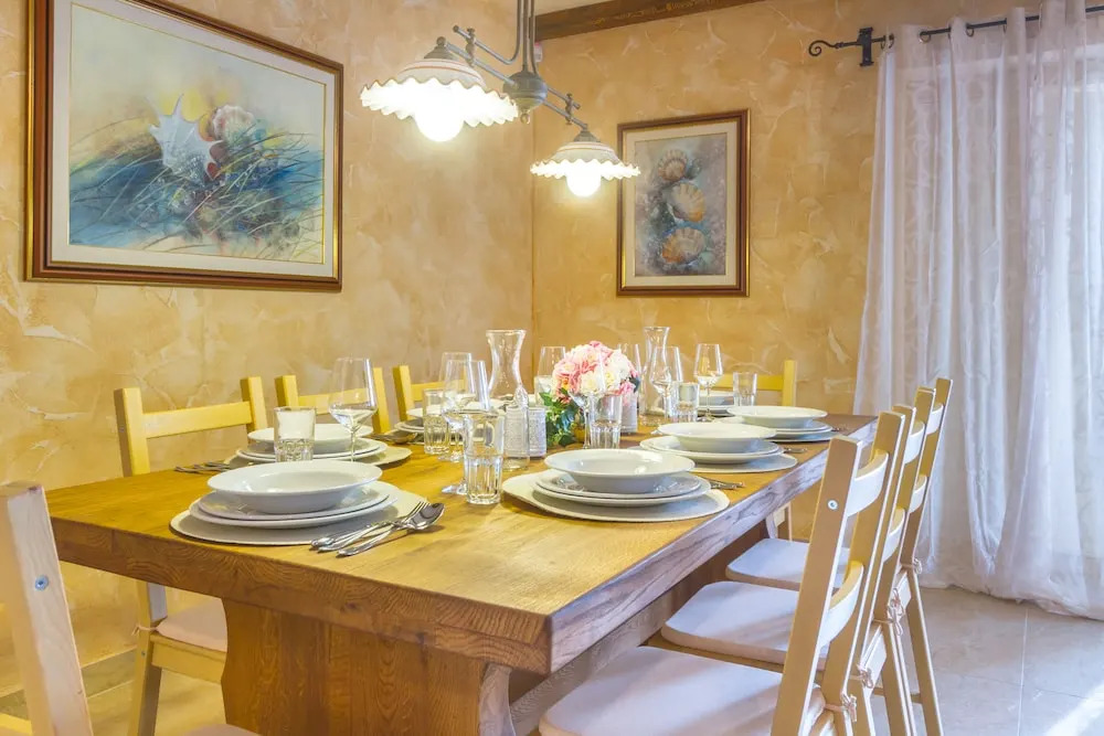 Luxury Villas Kras Ladies