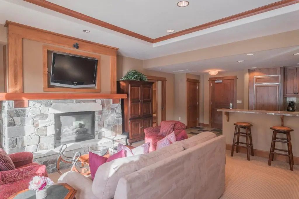 Ski-in/Ski-out Village at Northstar Residence! - 310 Iron Horse South