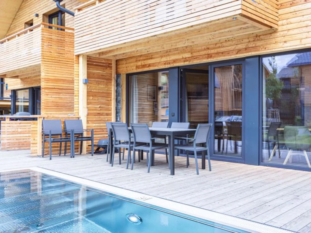 Villa mit Pool und Sauna für 10 Personen