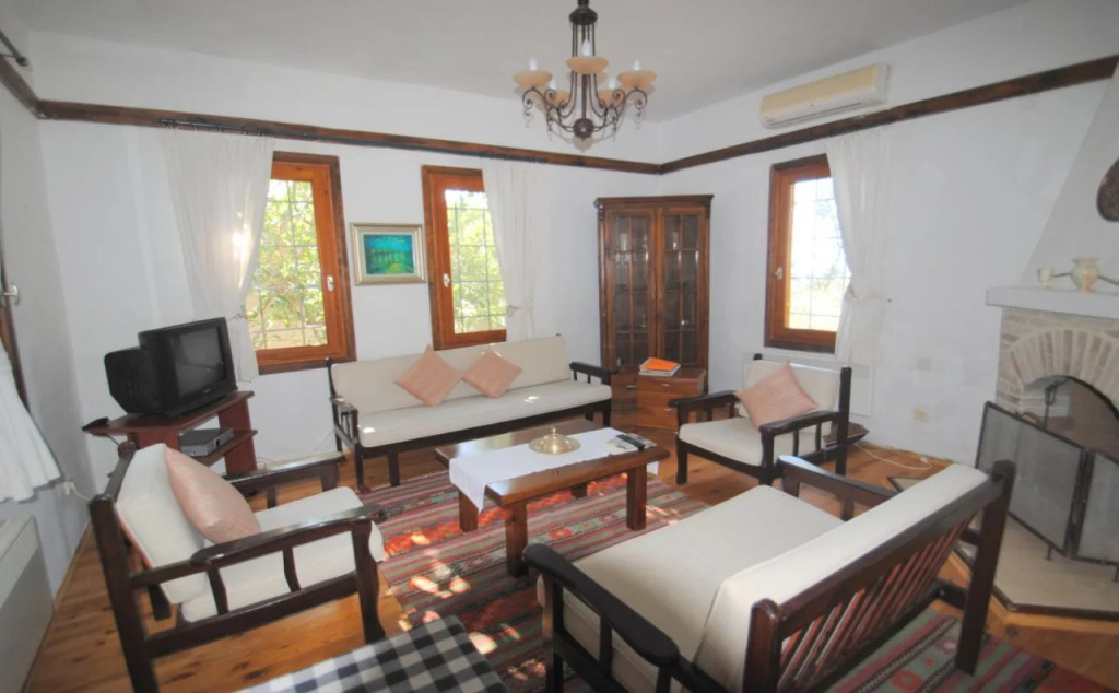 Kleo Cottages