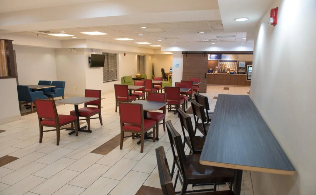 Holiday Inn Express Hotel & Suites Elkhart-South by IHG