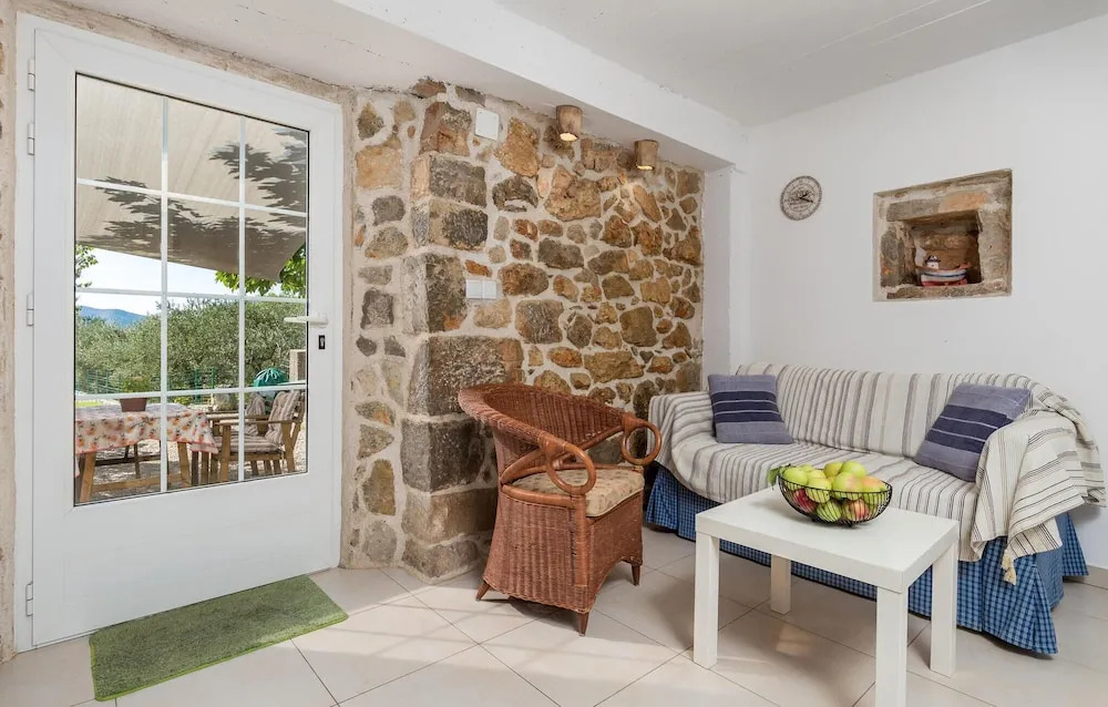 Pet Friendly Home In Brzac With Wifi