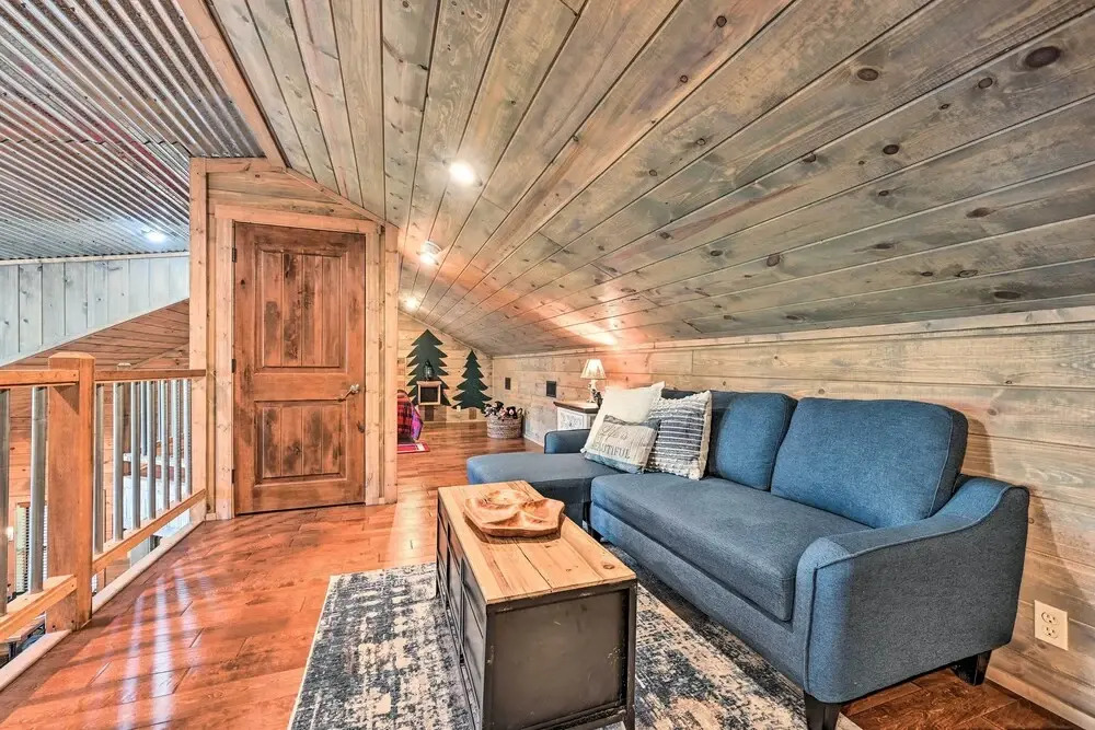 Luxe Broken Bow Cabin w/ Tesla Charging Station