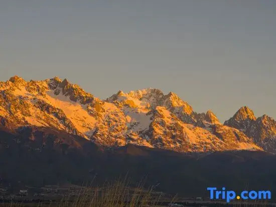 Meiqi Leju Jade Dragon Snow Mountain Scenic Resort Courtyard (Shuhe Ancient Town Branch)