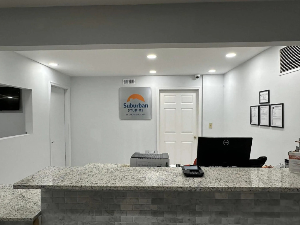 Suburban Studios Newport News - Hampton