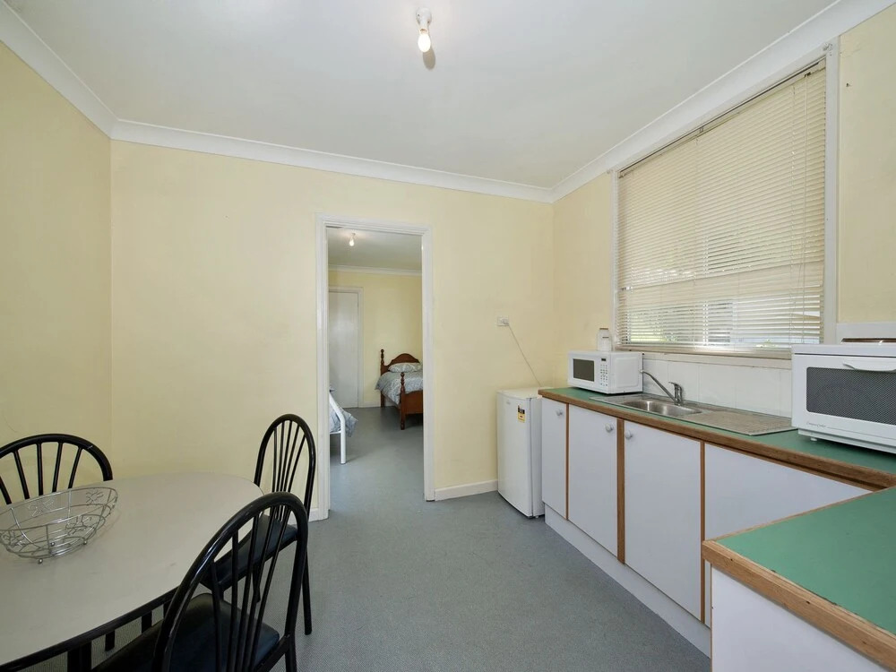 Victoria Parade, 25, Stillwater