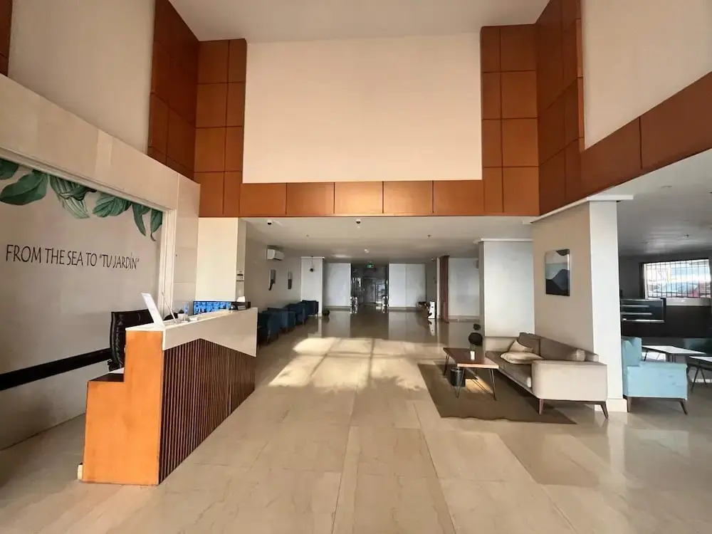 Demure -Razin Serviced Apartments