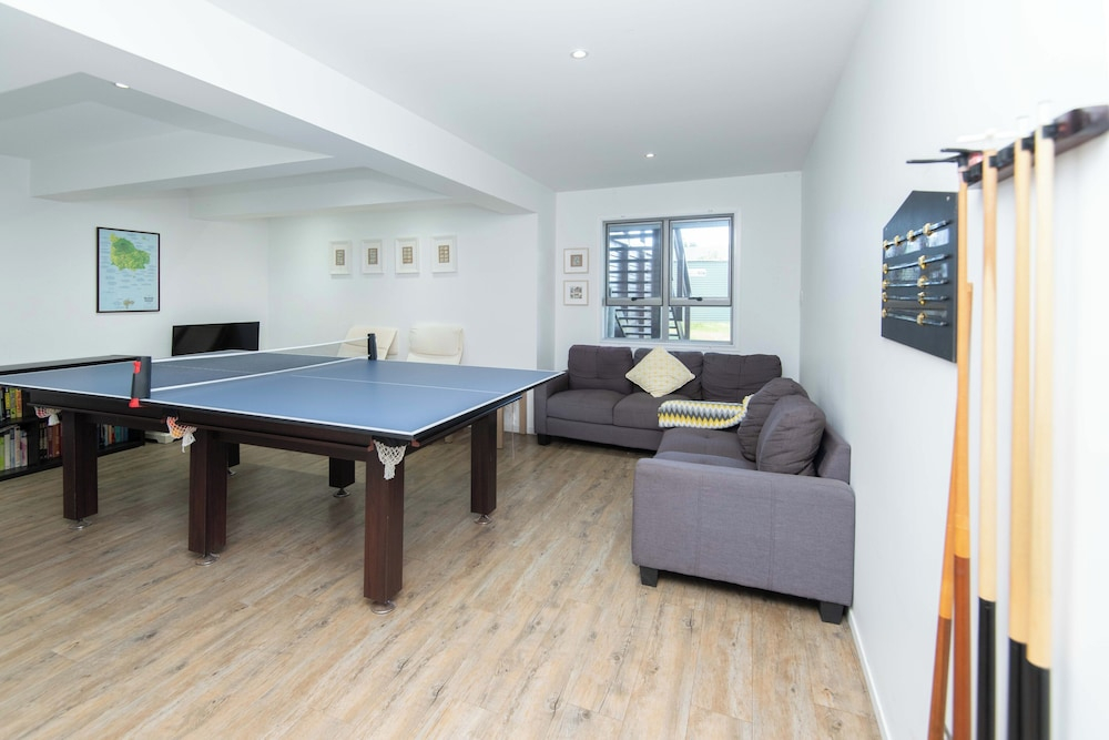 Whalers Watch Luxury Home