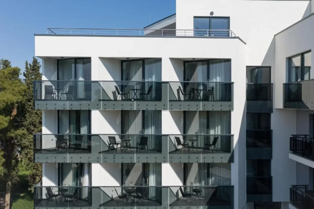 SeeSea Hotel