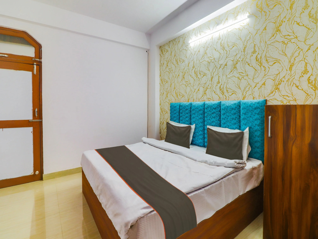 Hotel O Paras Palace