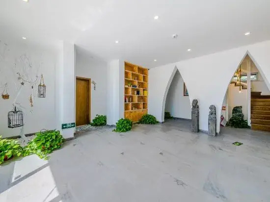 Zhensu Hotel