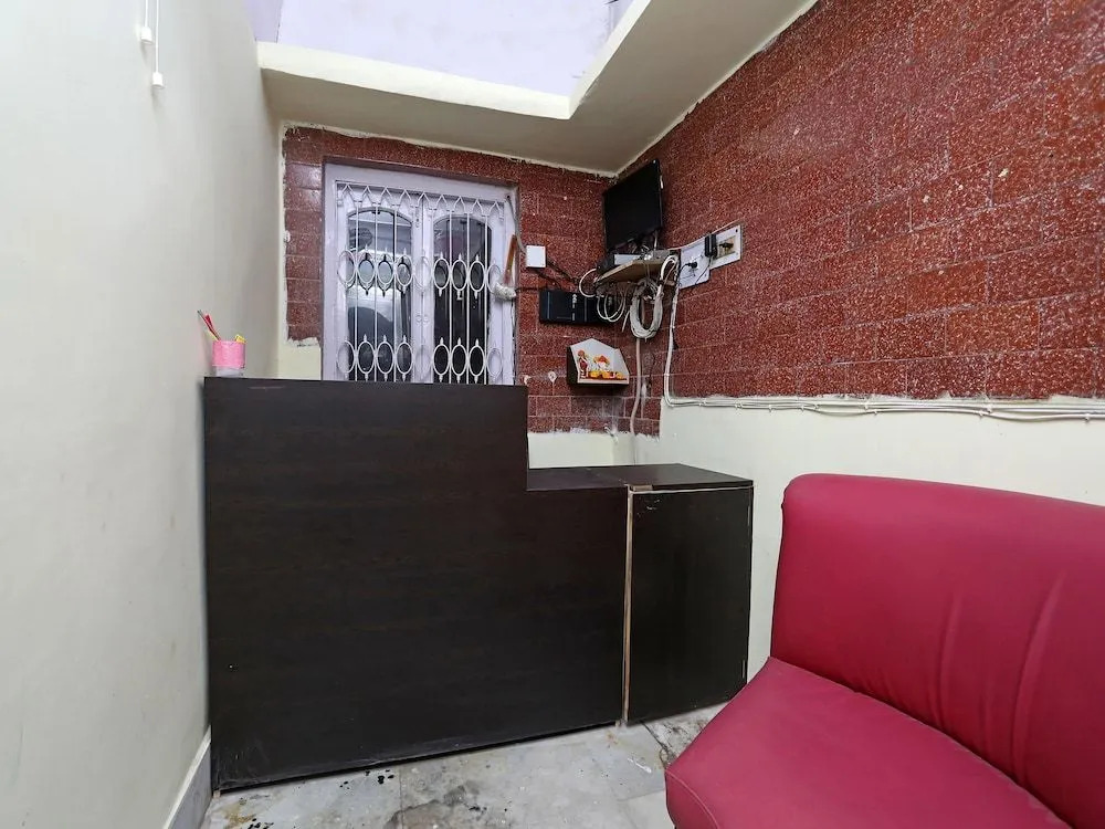 OYO 24928 P I Guest House