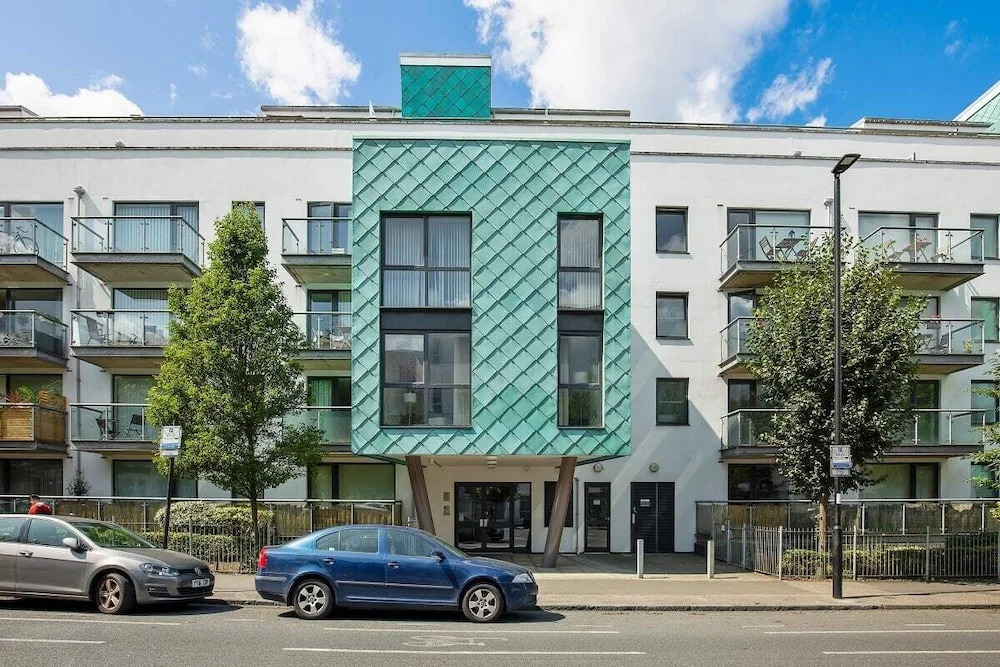 Stunning 2 Bed Apt W/balcony nr Islington
