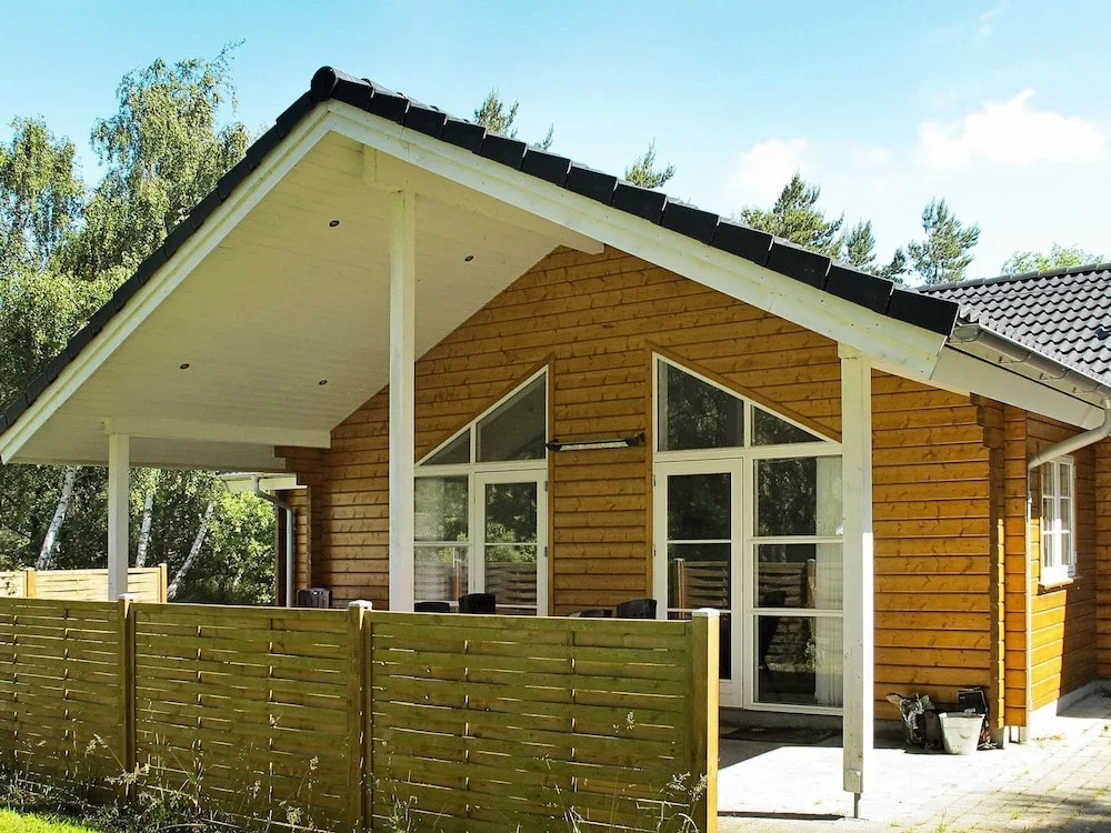 Adorable Holiday Home in Væggerløse With Whirlpool