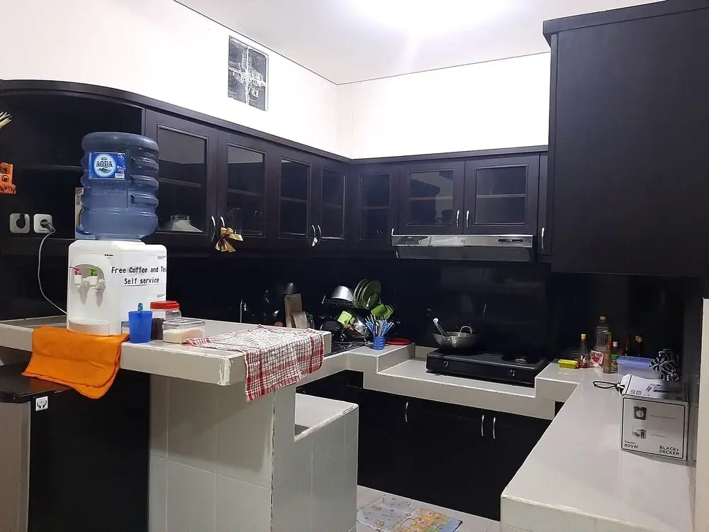 Safe House Bed and Breakfast - Hostel - Adults Ony