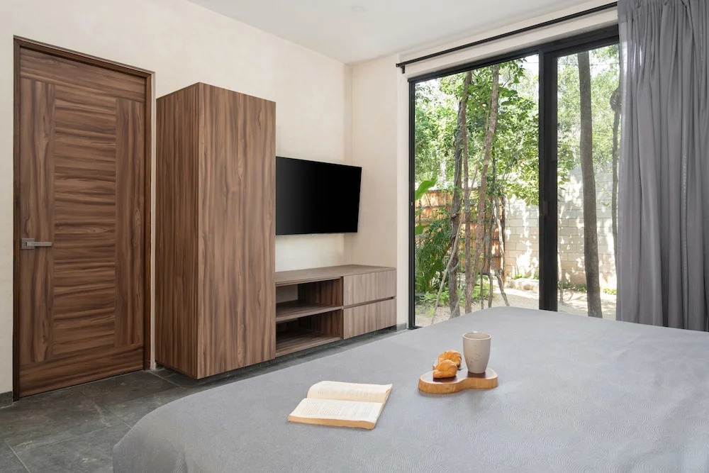 Twelve OClock - Luxury Villas