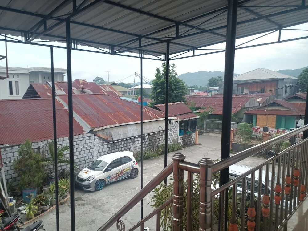 OYO 93332 Kharis Home Stay