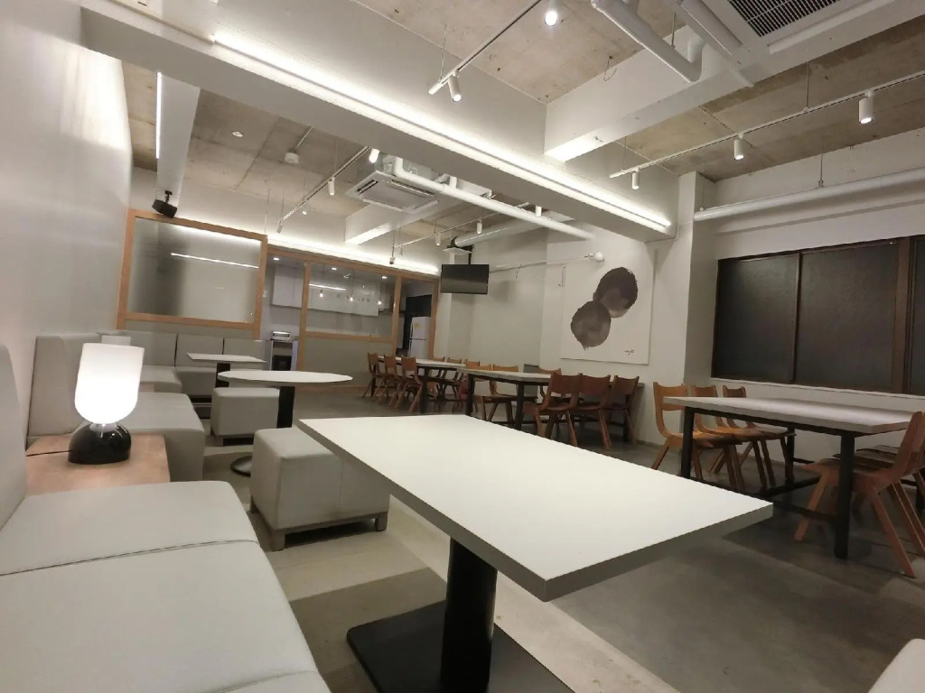 White Hostel Shinsaibashi
