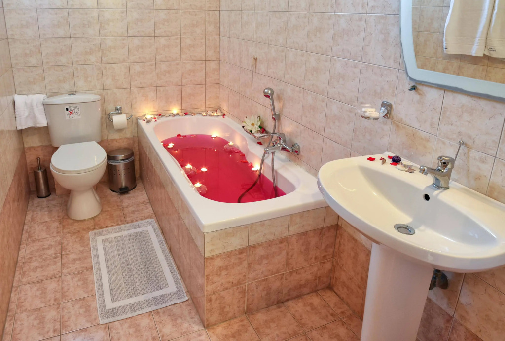 Belussi Beach Hotel & Suites