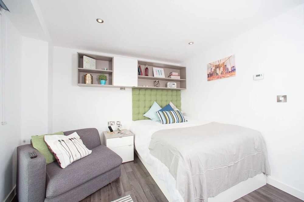 Modern Studios, LEICESTER - SK